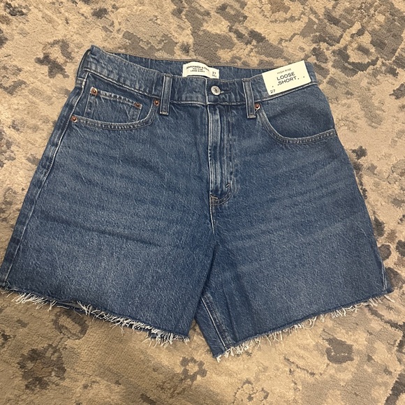 ABERCROMBIE High Rise Loose Short NWT - Picture 10 of 15